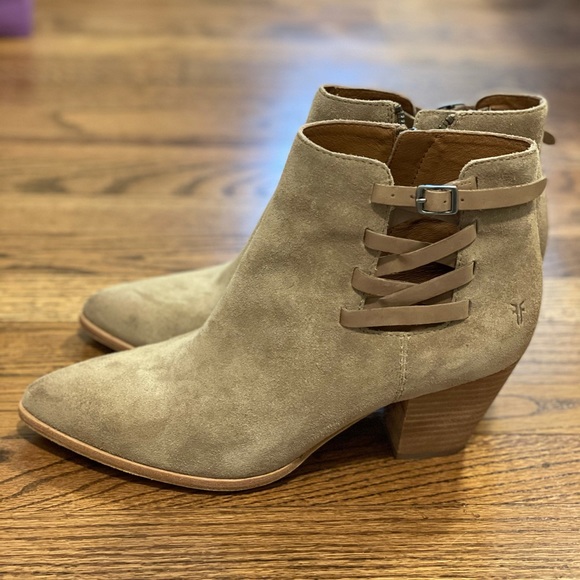 Brand New FRYE booties sz 10M - Picture 2 of 4